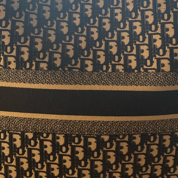 LARGE DIOR TOTE BOOK - Picture 6 of 6